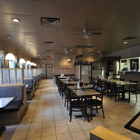 Beaverlodge Motor Inn Экстерьер фото